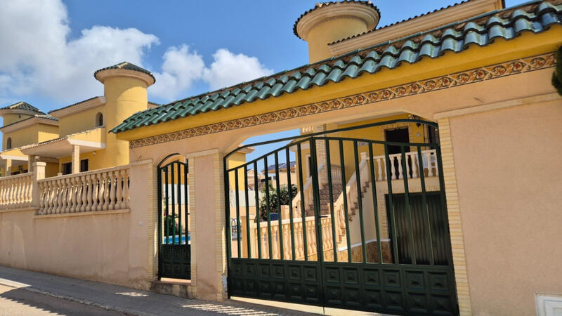 3 slaapkamer Villa Te koop