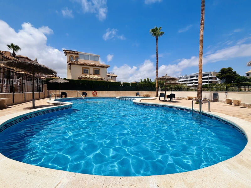 Apartamento en venta en La Zenia, Alicante