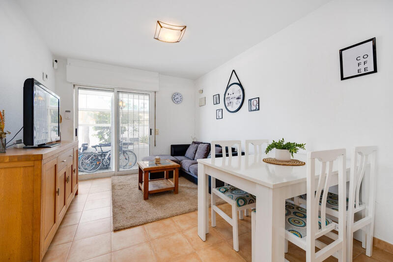 2 slaapkamer Gezinswoning Te koop
