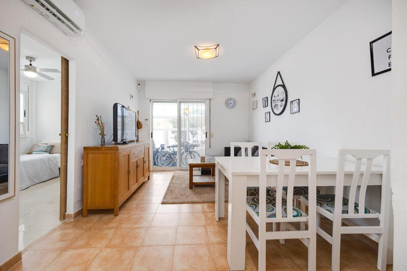 2 slaapkamer Gezinswoning Te koop