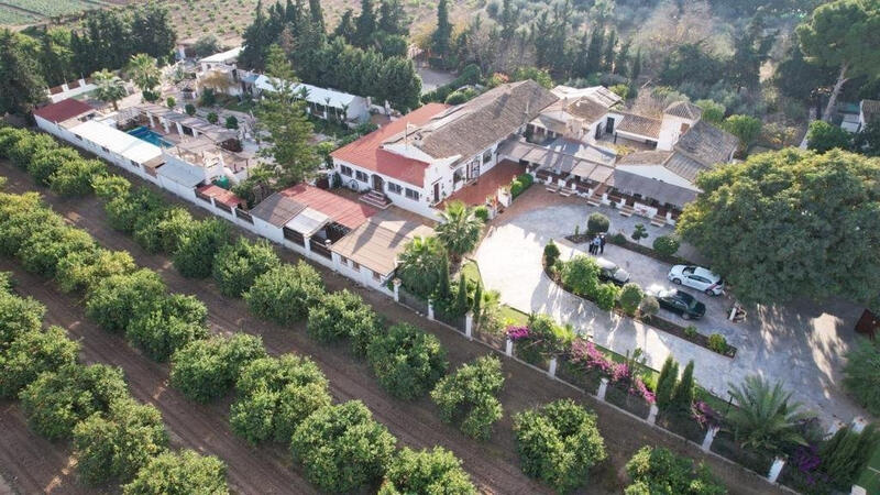 10 Cuarto Casa de Campo en venta