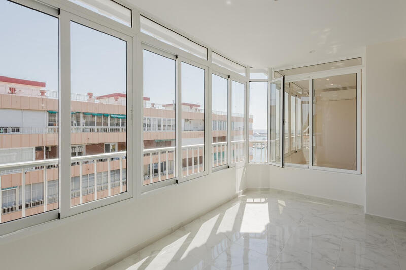 квартира продается в Torrevieja, Alicante