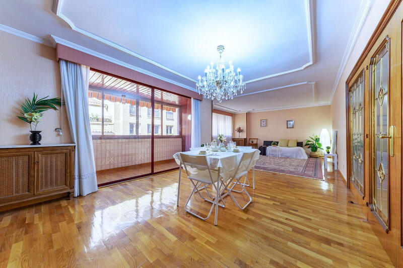 Apartamento en venta en Alacant/Alicante, Alicante