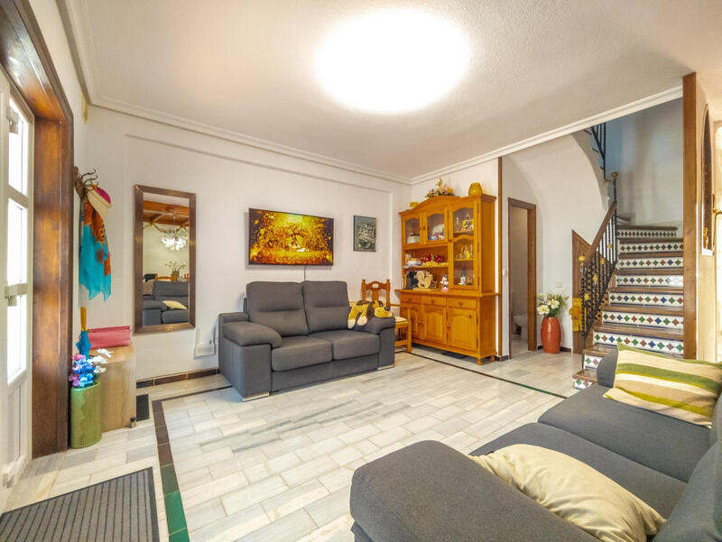 3 bedroom Townhouse for sale