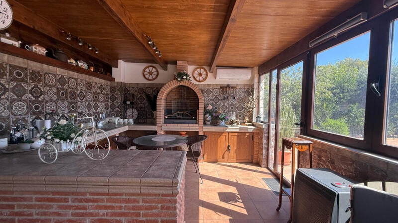 7 bedroom Villa for sale