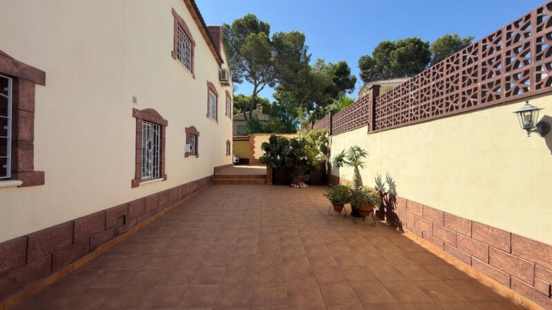 7 bedroom Villa for sale