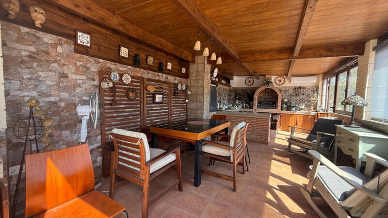 7 bedroom Villa for sale