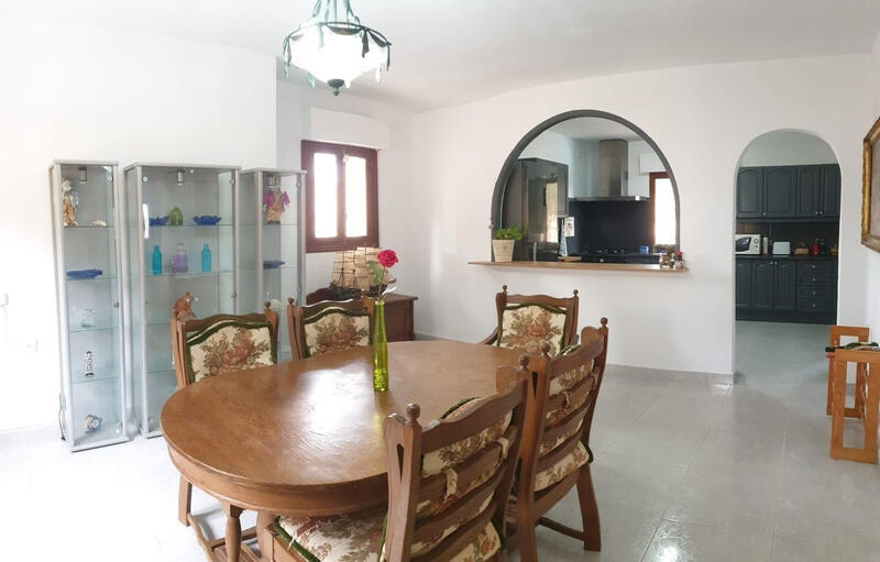 6 bedroom Villa for sale