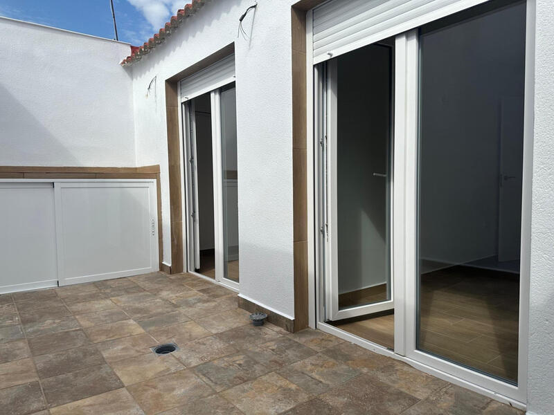 2 bedroom Townhouse for sale