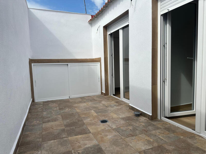2 bedroom Townhouse for sale