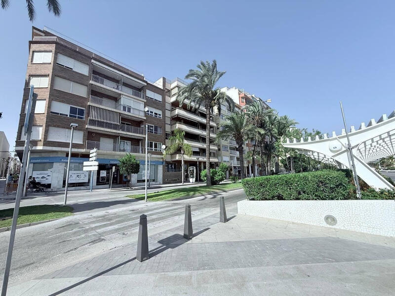 квартира продается в Torrevieja, Alicante