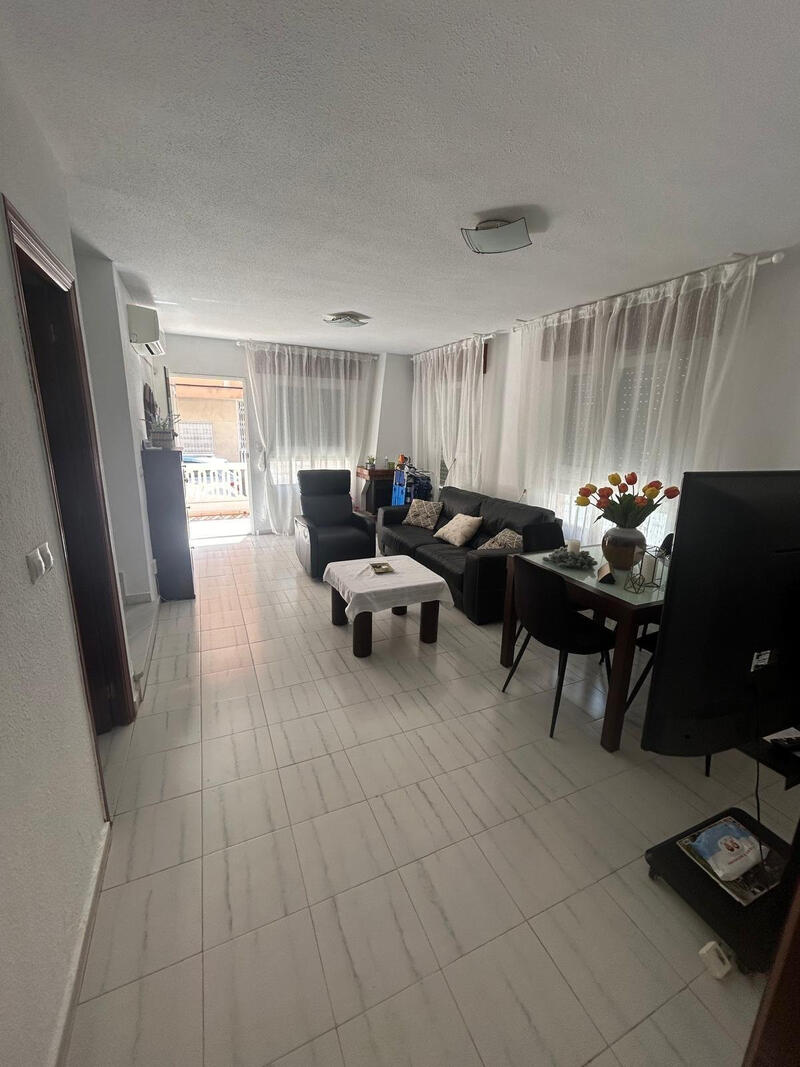 Gezinswoning Te koop in Torrevieja, Alicante