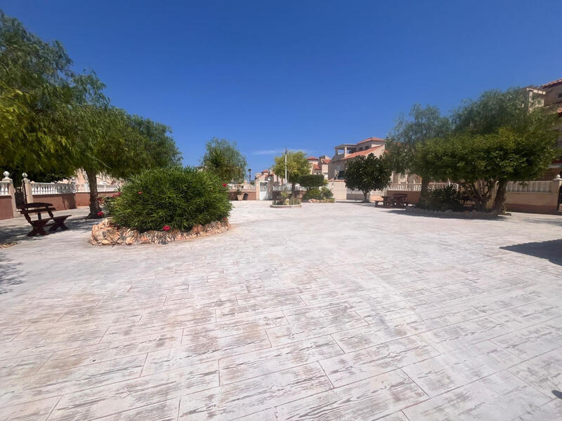 2 Cuarto Villa en venta