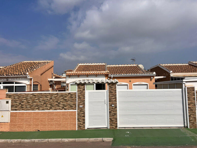 Villa zu verkaufen in Torrevieja, Alicante