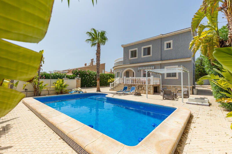 5 bedroom Villa for sale