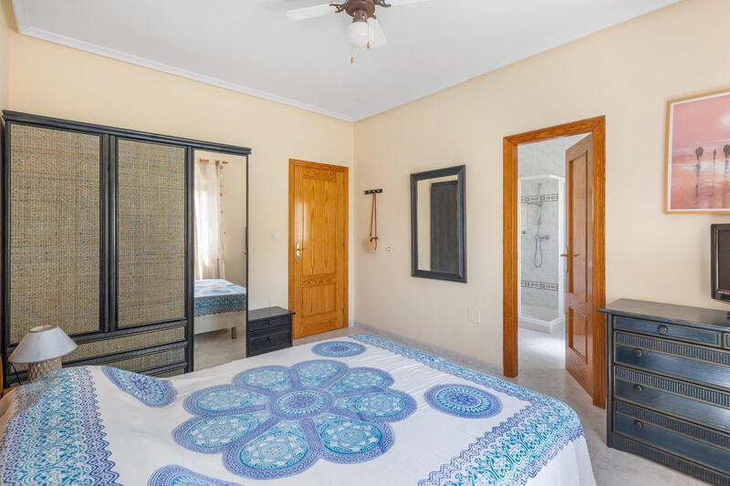 5 bedroom Villa for sale