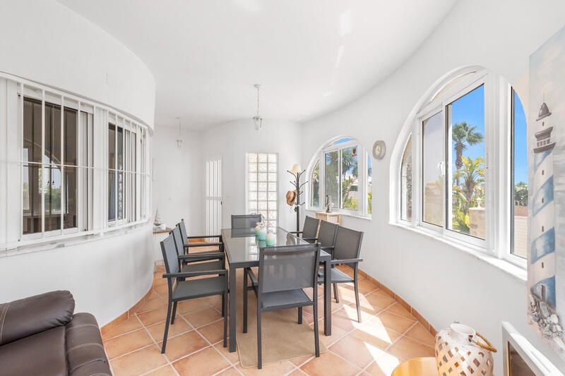 5 bedroom Villa for sale