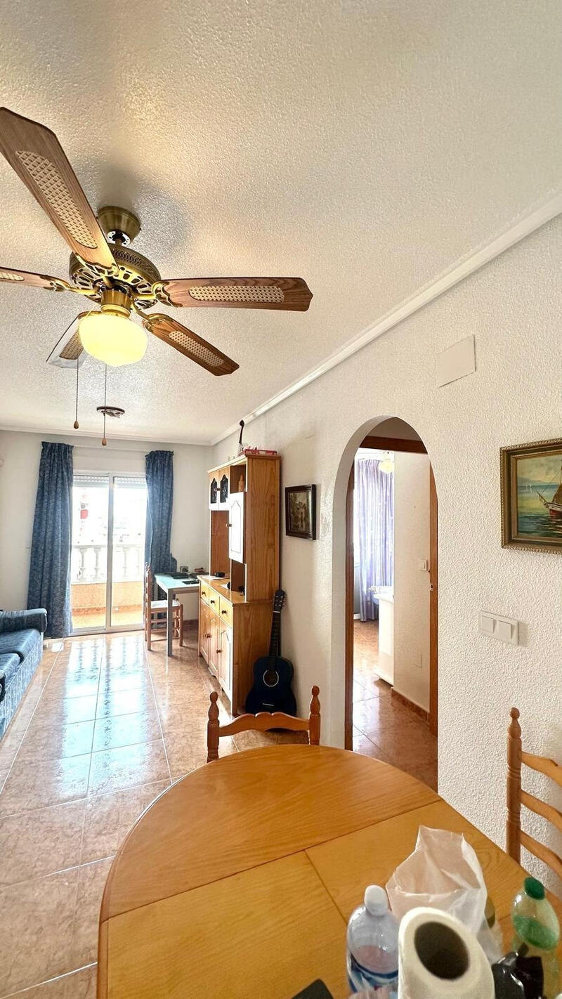 квартира продается в Torrevieja, Alicante