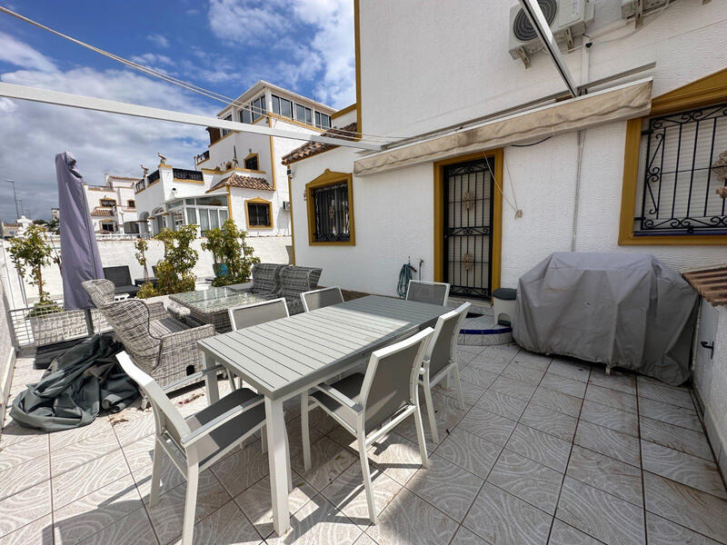 3 bedroom Townhouse for sale