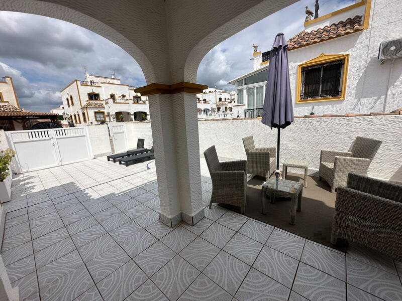 3 bedroom Townhouse for sale