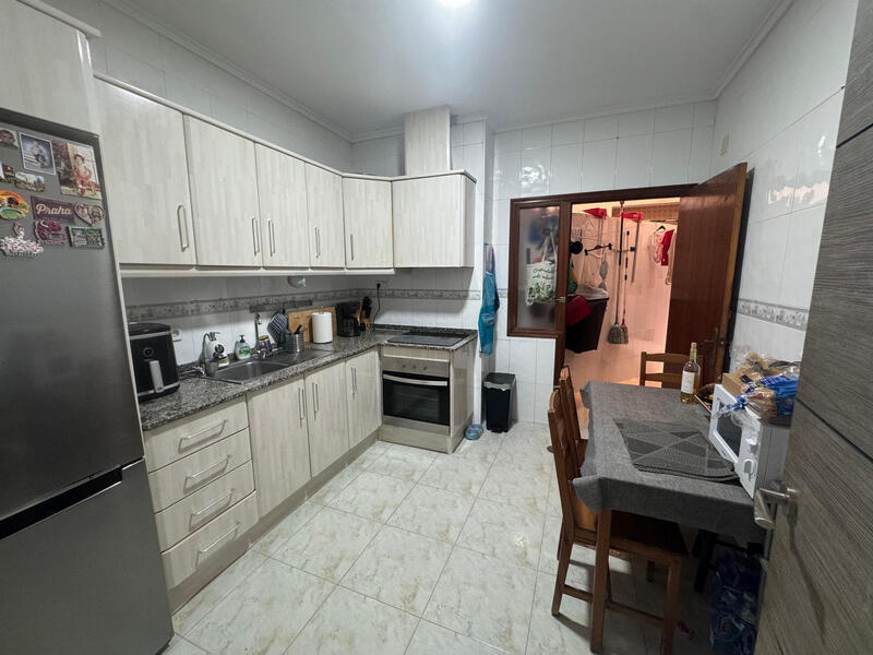 4 bedroom Apartment for sale