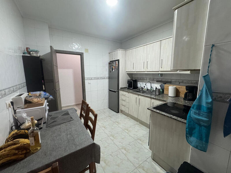 4 bedroom Apartment for sale