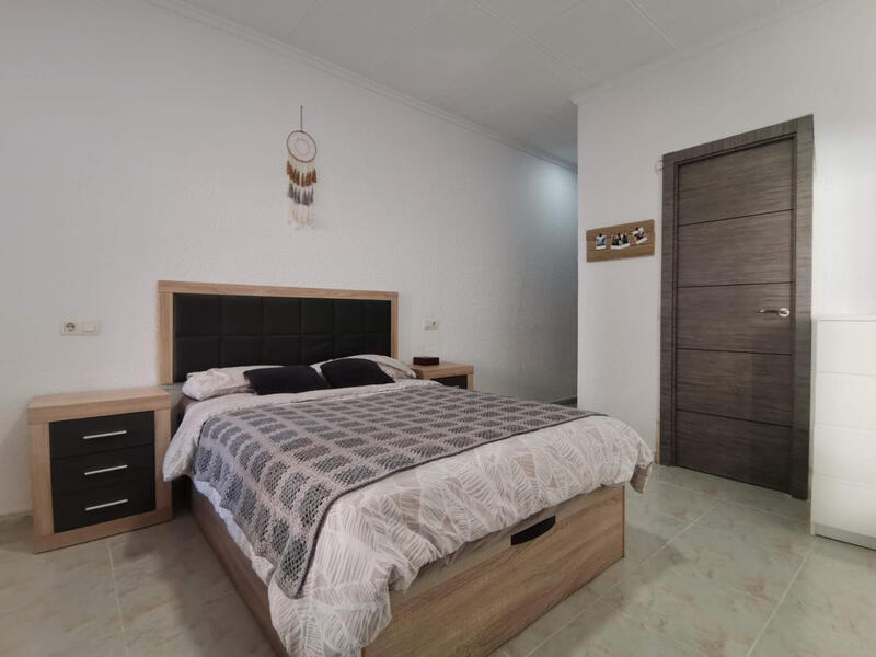 4 bedroom Apartment for sale