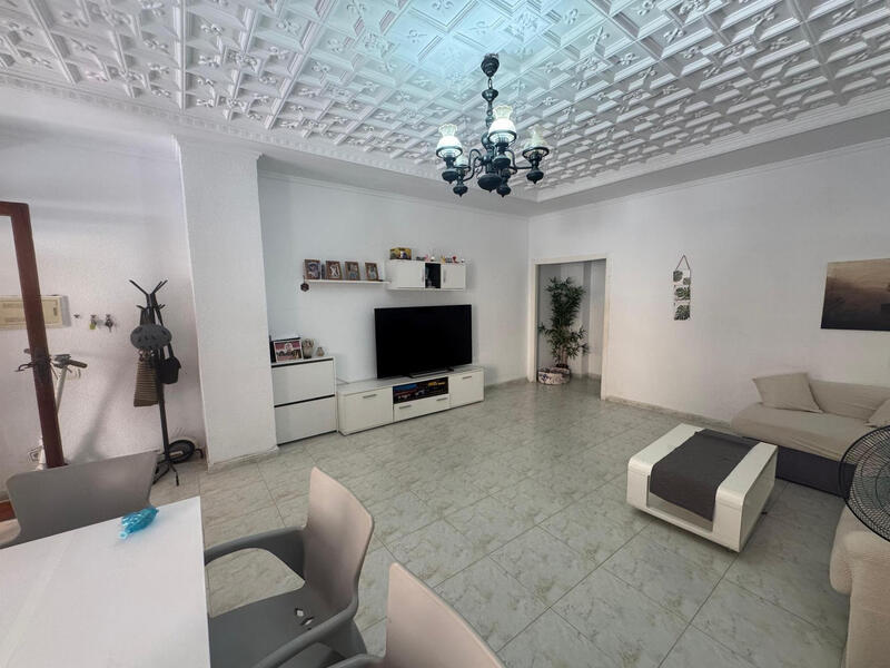 4 bedroom Apartment for sale