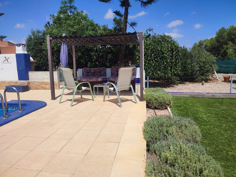 6 bedroom Villa for sale