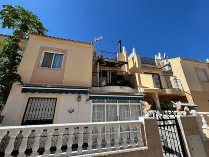 Villa à vendre dans Torrevieja, Alicante