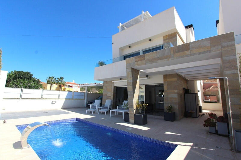 Villa à vendre dans Villamartin, Alicante