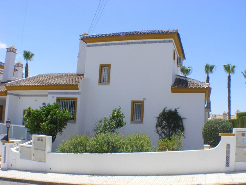 Villa for sale in Villamartin, Alicante