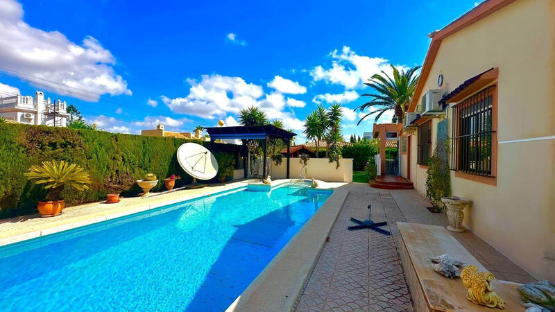 3 Cuarto Villa en venta