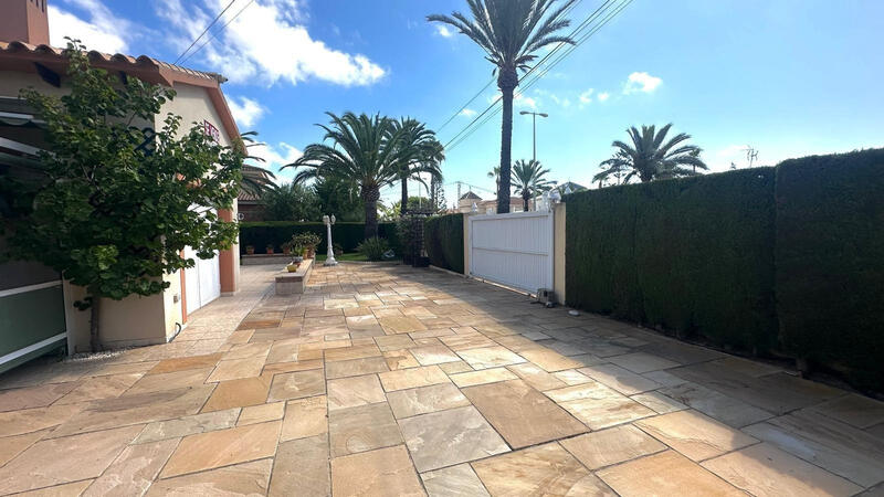 3 Cuarto Villa en venta