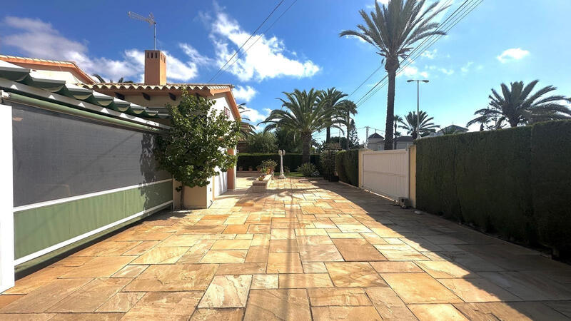 3 Cuarto Villa en venta