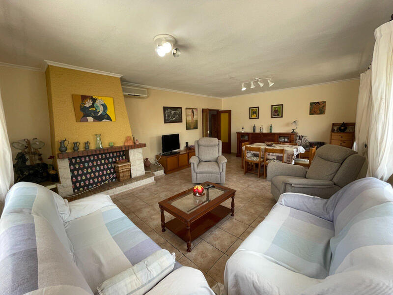 6 bedroom Villa for sale