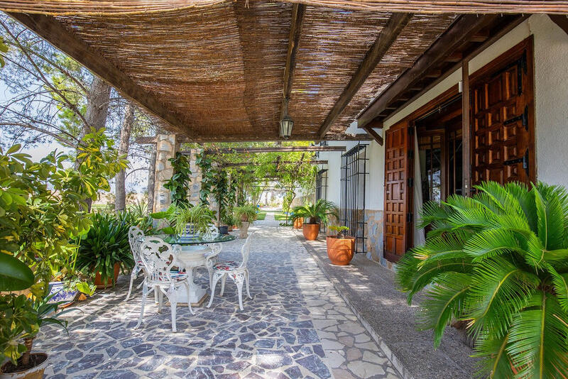 6 Cuarto Villa en venta