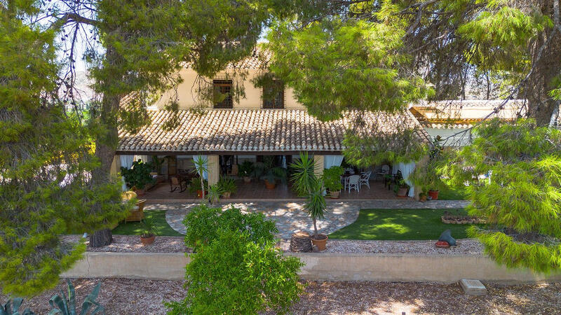 6 Cuarto Villa en venta
