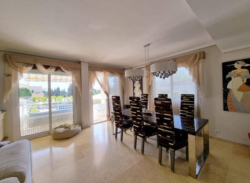 5 bedroom Villa for sale