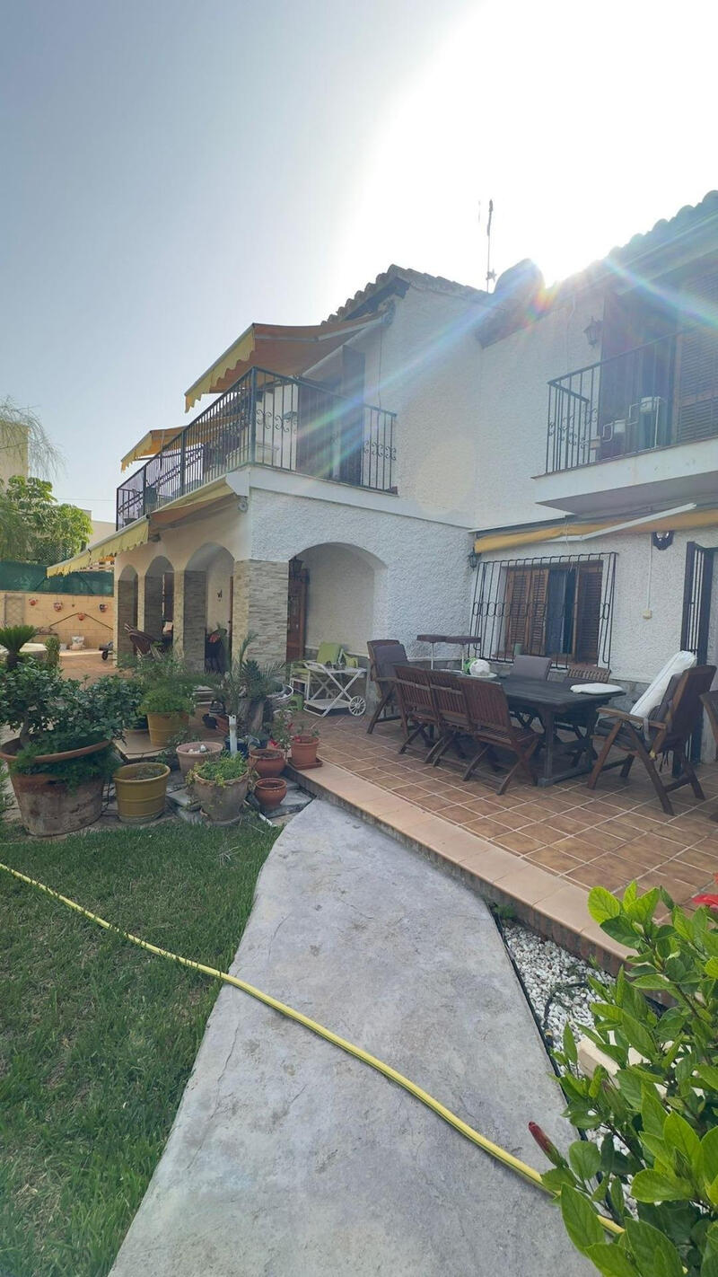 4 slaapkamer Villa Te koop
