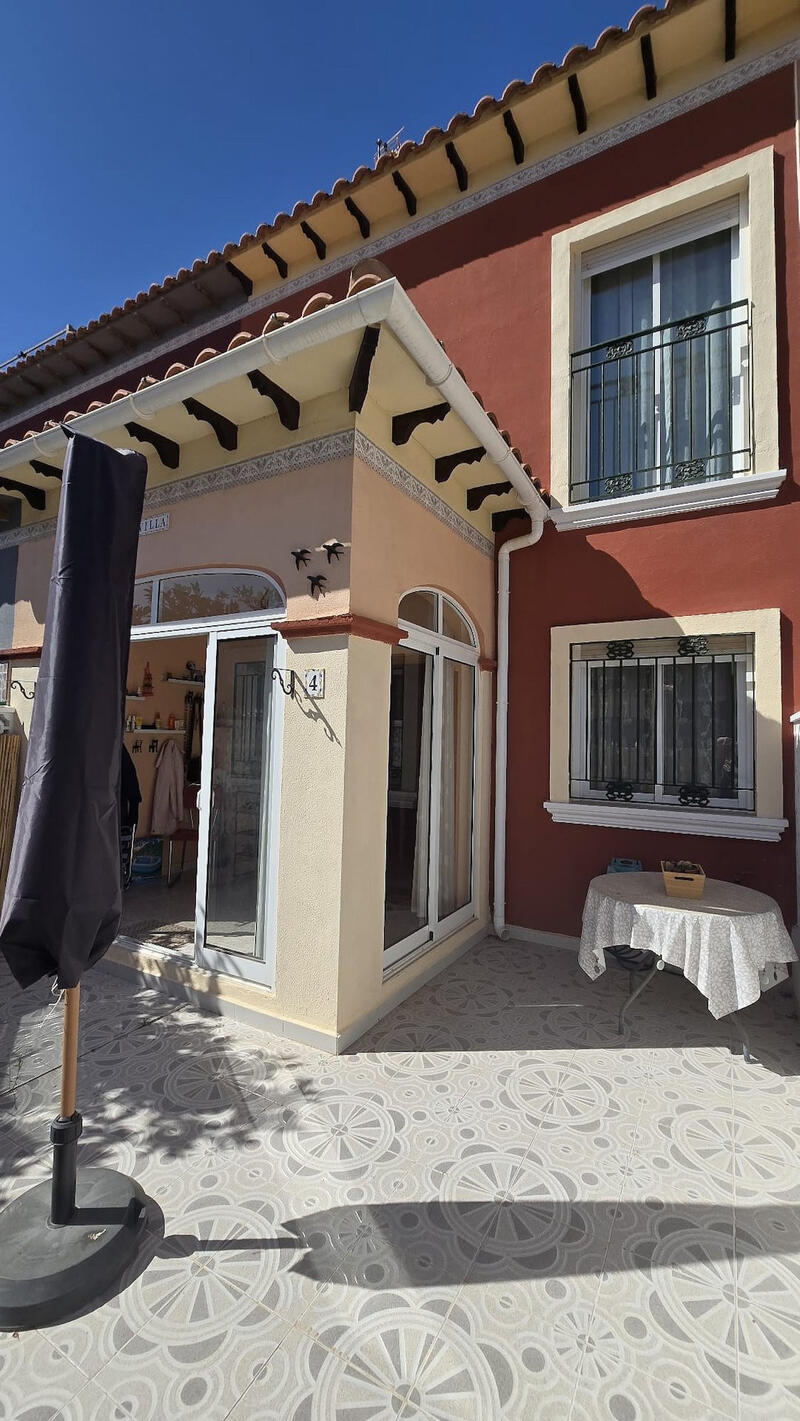 2 Schlafzimmer Stadthaus zu verkaufen