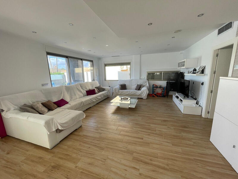 6 Cuarto Villa en venta