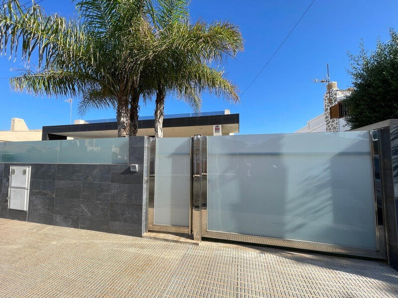 6 Cuarto Villa en venta