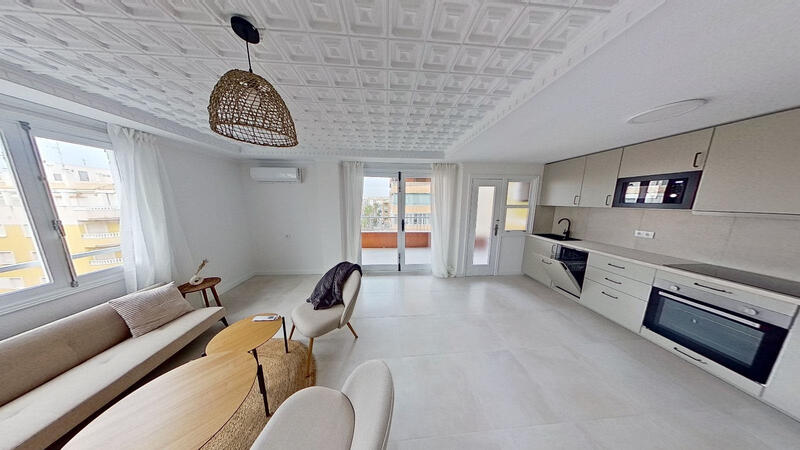 квартира продается в Torrevieja, Alicante