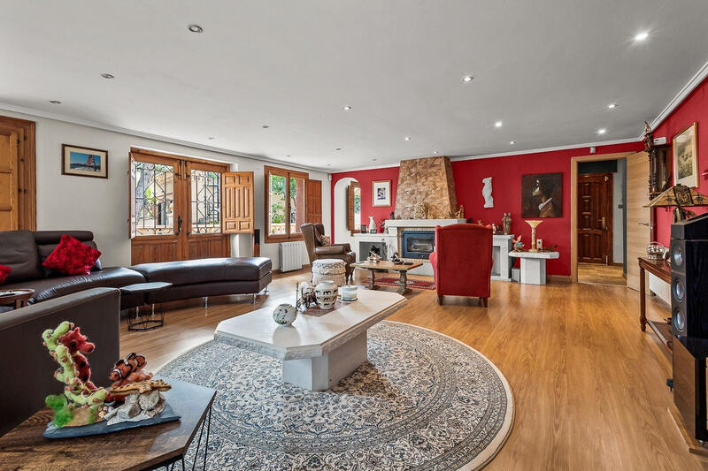 4 bedroom Country House for sale