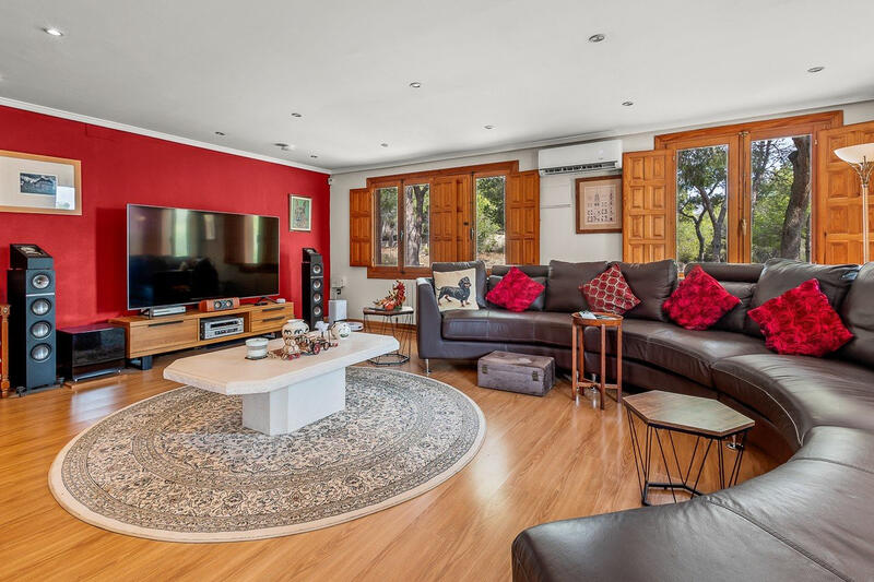 4 bedroom Country House for sale