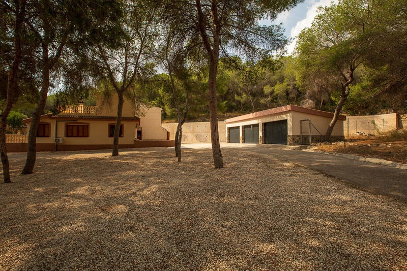 4 bedroom Country House for sale
