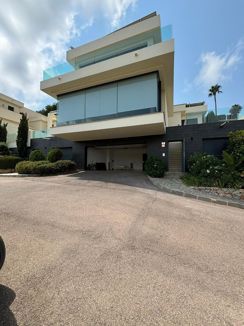 Villa for sale in Torrevieja, Alicante