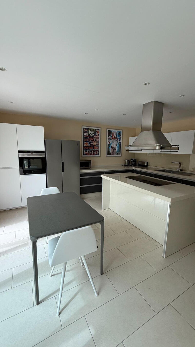 6 Cuarto Villa en venta