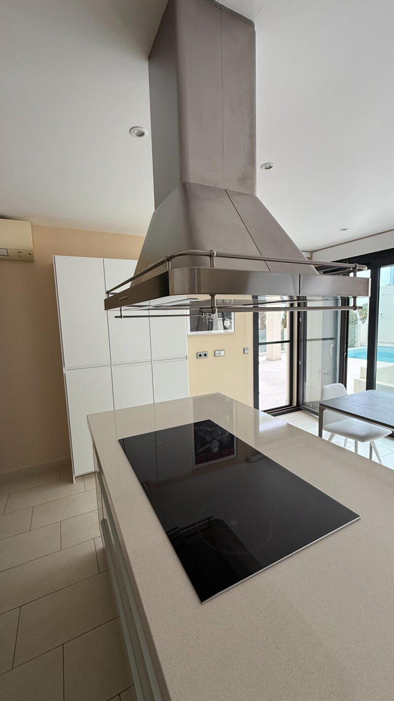 6 Cuarto Villa en venta